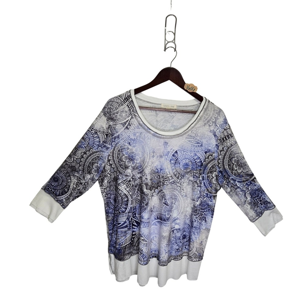 Clover + Pine Women XXL Blue White Mandala Boho 3/4 Sleeve Top Ribbed Trim